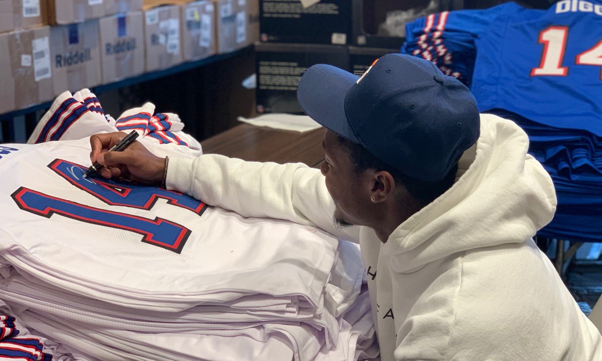 Last week was fun… let’s do it again!

We’ve once again teamed up with <a href="/TSEBuffalo/">Total Sports Buffalo</a> on an awesome giveaway: a signed Stefon Diggs jersey!

Just RT and follow <a href="/TSEBuffalo/">Total Sports Buffalo</a> (and us!) for a chance to win.  

One random winner gets selected tomorrow. #BillsMafia