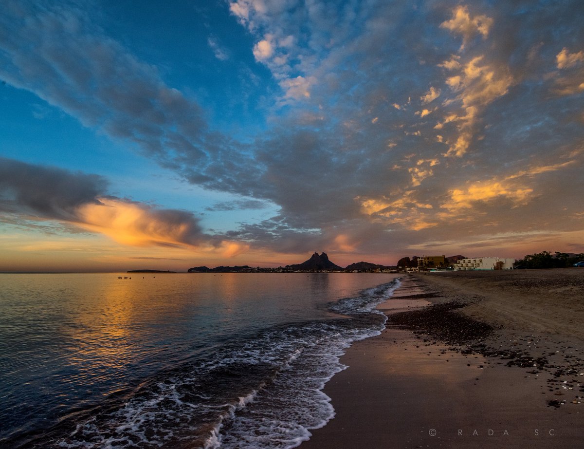 Rada_SC's tweet photo. El amanecer de hoy desde San Carlos, Sonora con vista al Este, Sur y Oeste. https://t.co/ggf40EJI66