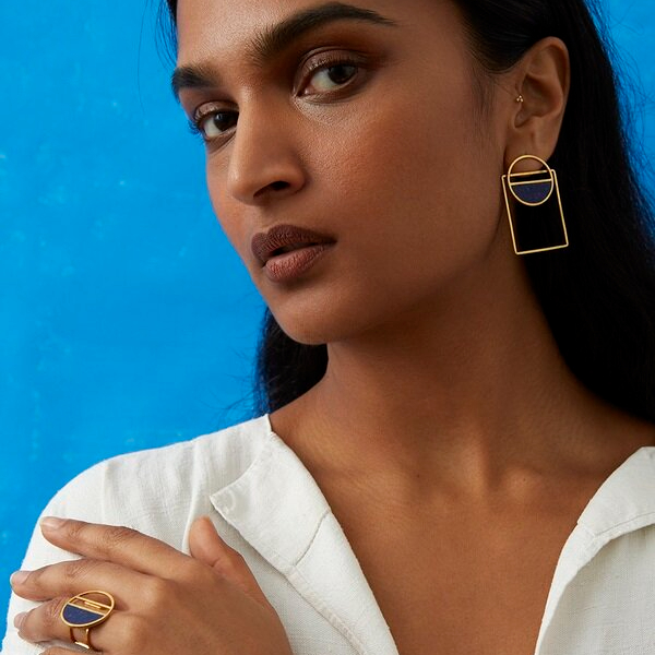 StarlingBank's tweet image. It’s Day 10 of the #12DaysOfBusiness!

Our next business customer is @artisanandfox ✨ 
 
As a social enterprise, Artisan &amp;amp; Fox seek to create an impact in communities, by working towards sustainable income and inclusive growth for each artisan that they work with.

(1/2) 👇