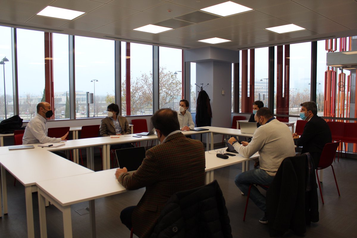 fCIRCE's tweet photo. 🤝 CIRCE e @Inycom estrechan relaciones para colaborar en futuros proyectos con la vista puesta en 2021.

➡️ Juntos maximizaremos el potencial de las soluciones tecnológicas en energía y sostenibilidad para que el ecosistema industrial mejore su competitividad. https://t.co/eQnwrAJLqI