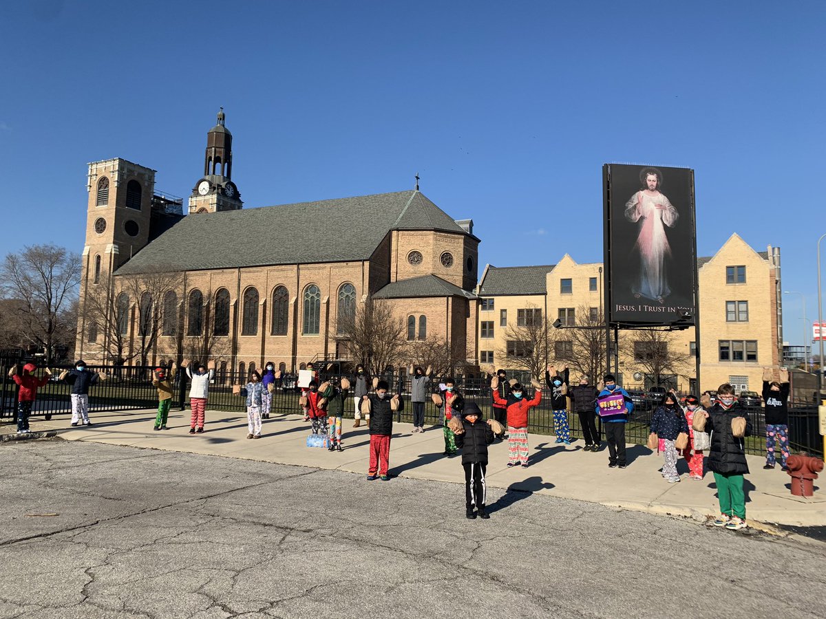 Last week our 3rd-5th graders went and delivered the 3rd graders secret Santa Sock bags to the Providence Soup Kitchen at St. Stan’s Church. #givingbacktothecommunity #givingbackfeelsgood #chicagokids #chicagoparents #chicathschools