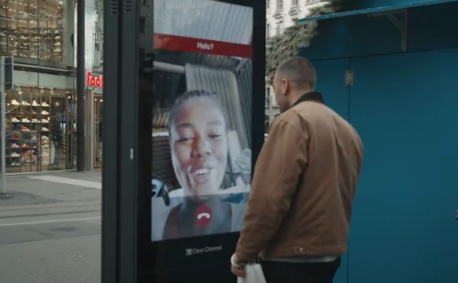 Die Welt ruft auf Clear Channel Screen an. Ferris Bühler Communications hat für Helvetas eine interaktive Kampagne  realisiert. Menschen aus aller Welt rufen an und erzählen via Facetime, welche Folgen Covid für sie hatte. 

Video:
youtube.com/watch?v=yXHiCz…