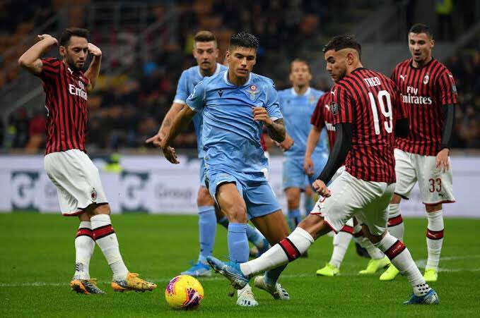 tabureDante's tweet photo. Lazio her maç farklı bi seviyede top oynuyo napoli geçen hafta yendiler ama bu hafta daha formda bir takımla oynayacaklar İbra daha 1 ay yok.Ben takımların gol bulacağını düşünüyorum.
#taburespor #iddaa #asgariucret #besiktasinmacivar #Galatasaray #Fenerbahce #YanındayızErolBulut https://t.co/B9maTdESoG
