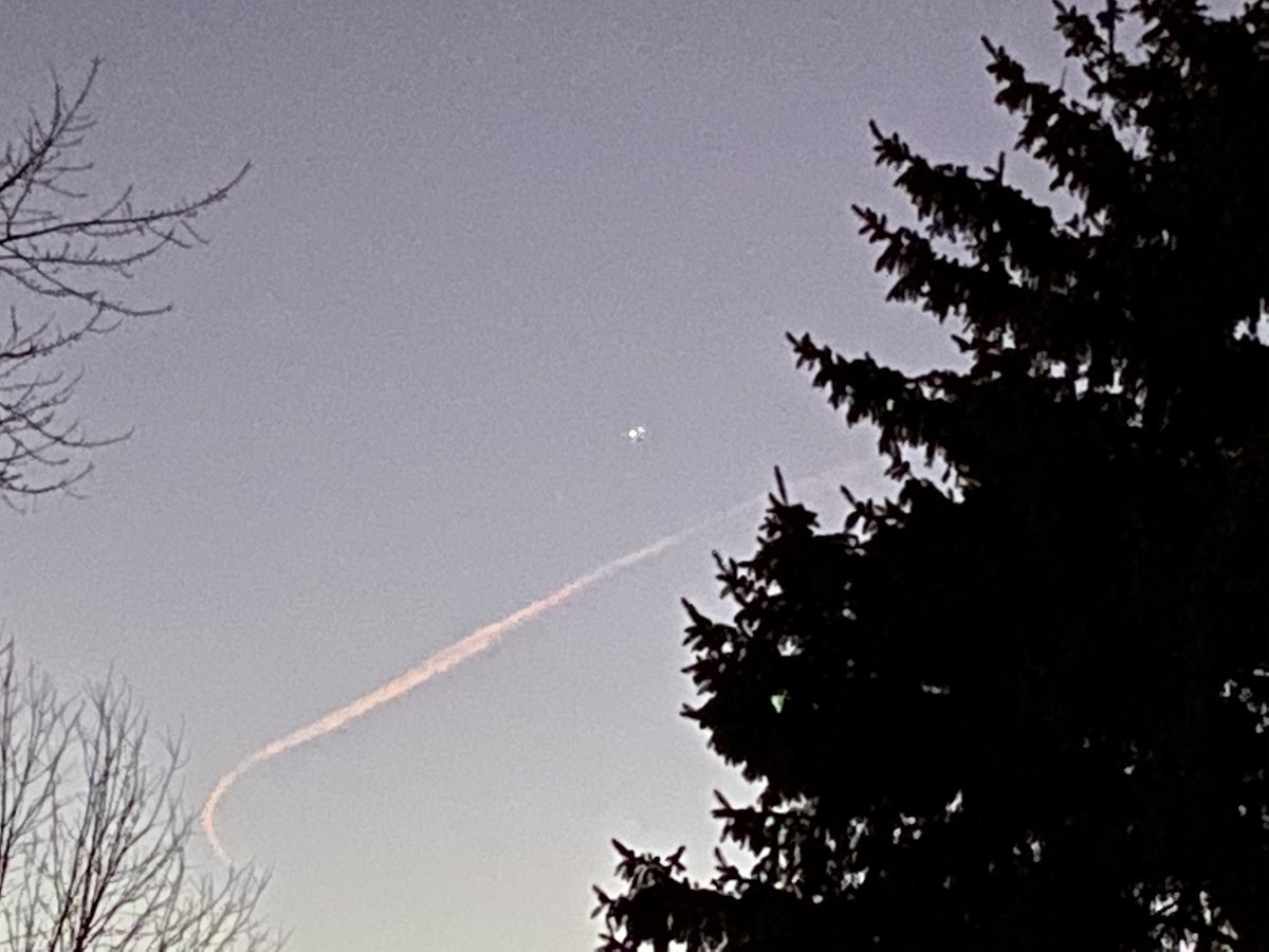 mattymath83's tweet photo. Figure I’ll put a few of my #conjunction shots out there for prosperity.  Took these from #Omaha, NE.  We had beautifully clear skies.  iPhone 11, Meade 4” reflector, and shaky hands. https://t.co/fvRnb37bpx