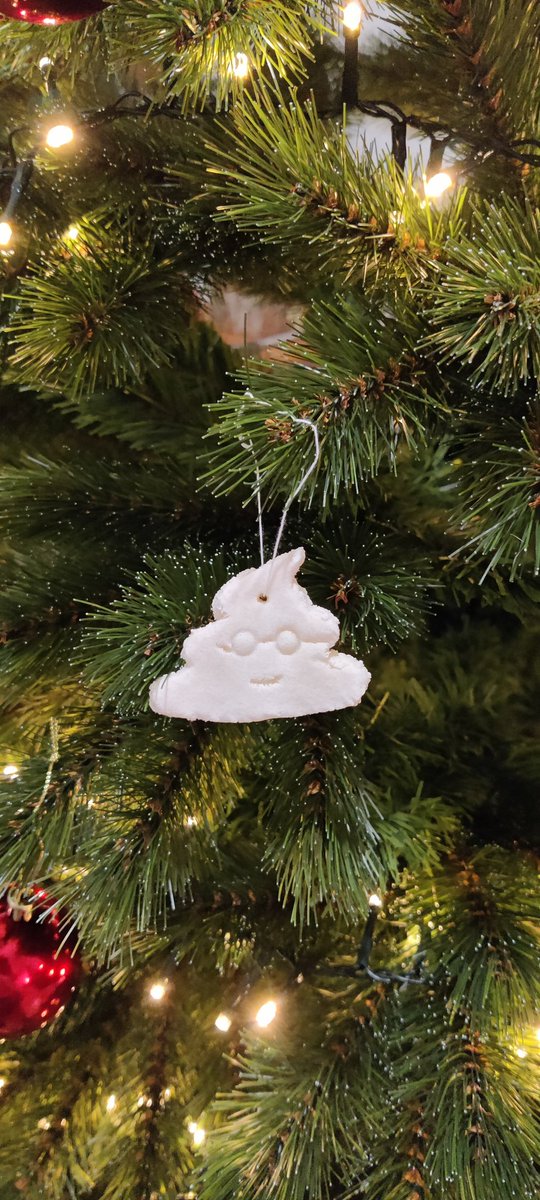 CleJ's tweet photo. @kackundsach ein frohes Fest euch Kackies und ich würde sagen Weihnachtsdeko können wir :D https://t.co/def9jBEnM3