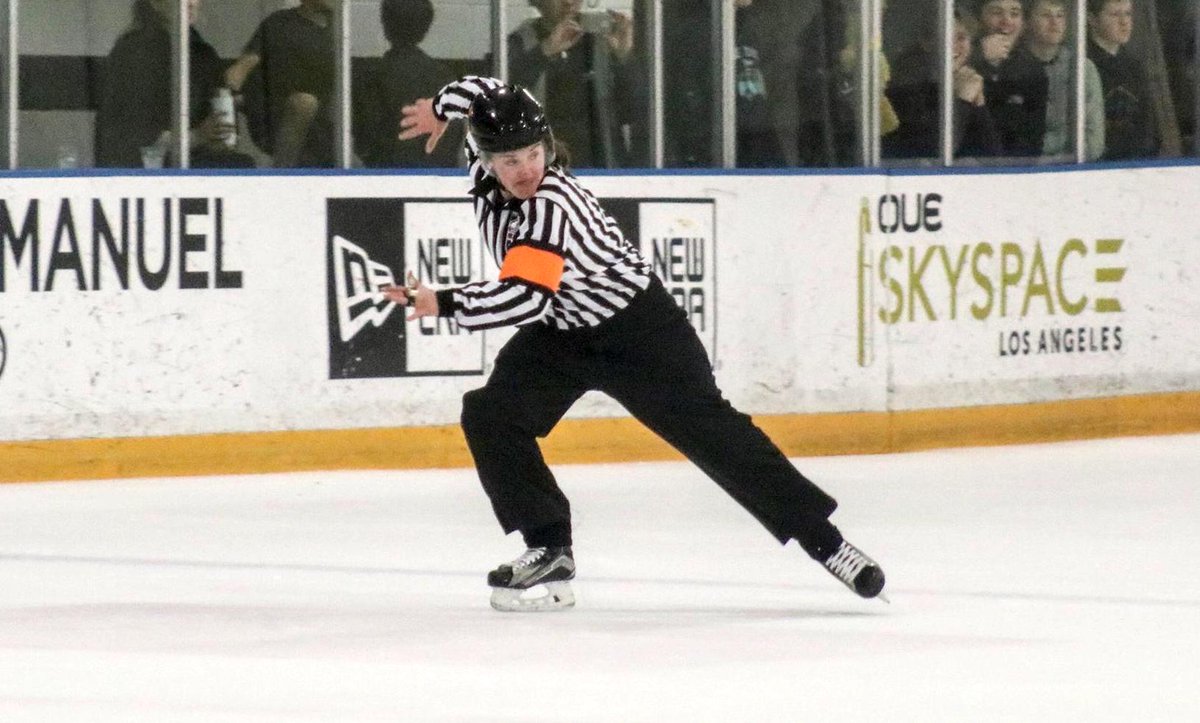 The 2021 @NWHL season will feature an all-female officiating staff - a milestone for professional hockey! 👏🇺🇸

Details → bit.ly/37G1PfE