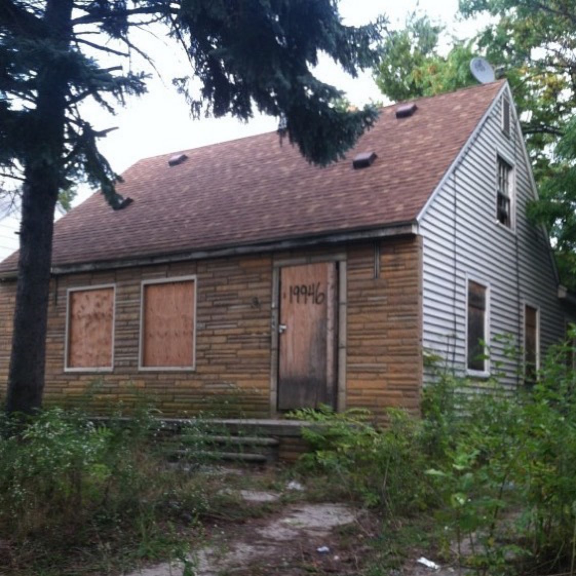 XXL's tweet image. The childhood homes of Kendrick Lamar, Kanye West, J. Cole and Eminem