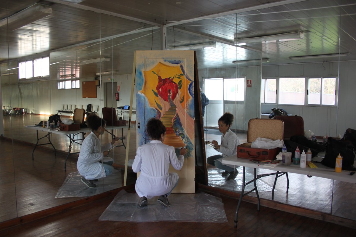 Rosario Cornejo es una de los 48 artistas que participó en #PuertasExpo, visibilizando la #ViolenciaMachista a través de su arte. La exposición se puede ver hasta el 31 de enero en la Factory de @GrupoEmausFS en Donosti (c/ Mundaiz, 6).