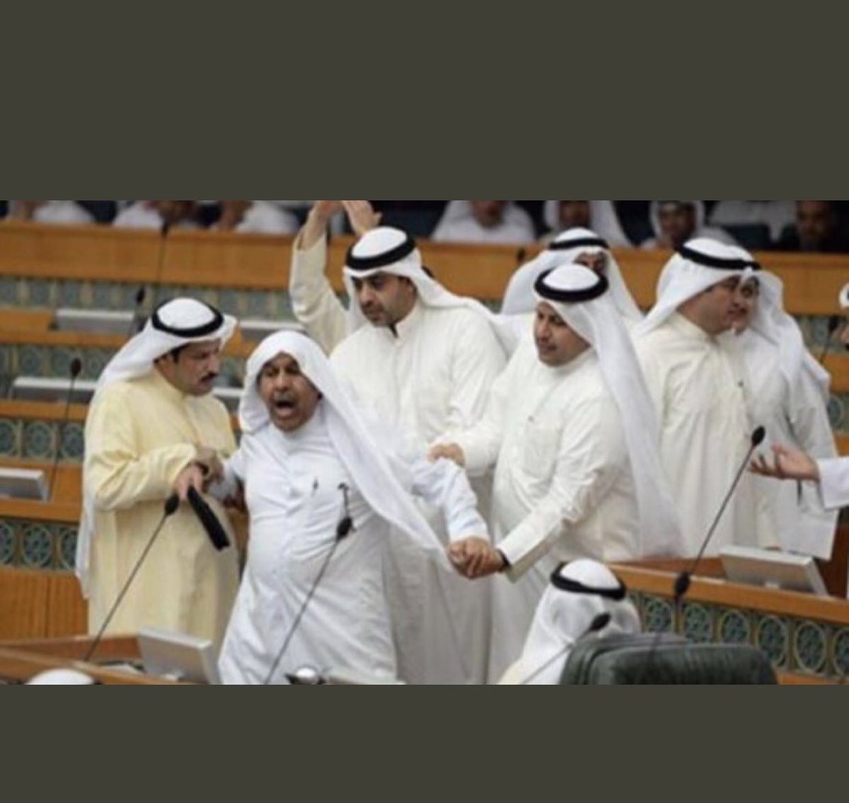 socrates__10's tweet photo. #حامد_محري_البذالي
انباء عن خروج النائب حمد الهرشاني ودخول حامد البذالي بعد الطعن 
وينكم يا حرص https://t.co/se3u1TRZ3p
