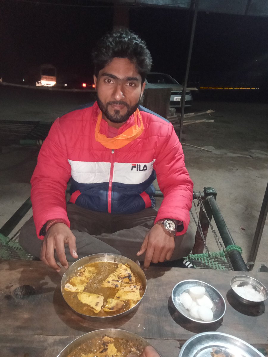 Bheem30664970's tweet photo. जरा ठहरो, के शब फीकी बहुत है,
तुम्हें घर जाने की जल्दी बहुत है,
जरा नजदीक आकर बैठ जाओ,
तुम्हारे शहर में सर्दी बहुत है,,।😚🤠
#HimachalPradesh,, #LovingPlace,,
#छल्लीकीरोटी,,,#हिमाचलप्रदेशकीवादियां,,
#NaturalairofHimachalPardesh,,
#TraveledwithBrotherHimachalPARDESH https://t.co/PMgXlu2eNr