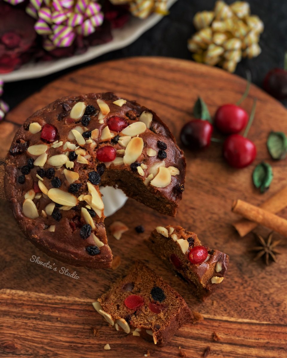 ShwetaStudio's tweet photo. Whole Wheat Jaggery Plum Cake Christmas Cake

Detailed Recipe: https://t.co/9WLIK1qzzC

Easy-peasy recipe for a novice/beginner... Absolutely Scrumptious, Flavourful &amp; Nutty Christmas Cake. 

#christmascake #Christmas #coffeetime #cakes #teacakes #healthylifestyle #ChristmasEve https://t.co/Bff7fQAQWH