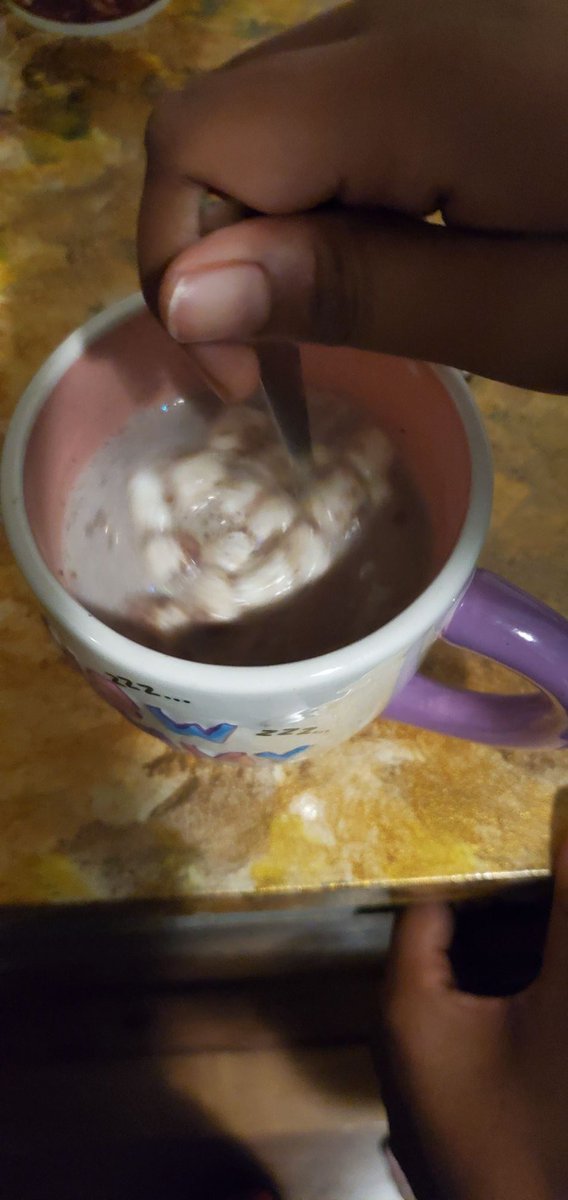 HazeeEatz's tweet photo. Hot cocoa Bombs #edibles #whatsInyourCup https://t.co/MAHK2zrGFR