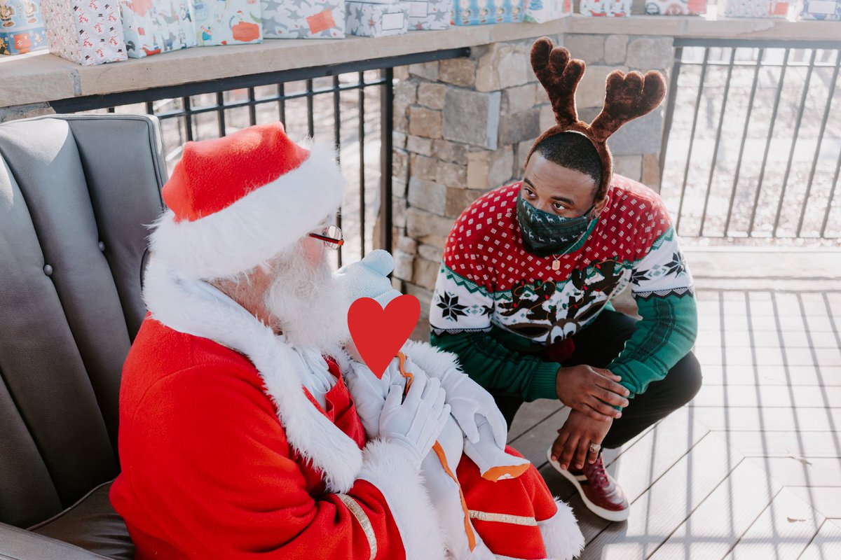 TajhB10's tweet photo. This year the Tajh Boyd Foundation had the opportunity to spread a little Christmas cheer to The Fostering Faithfully Community of Oconee and Pickens. We were able to gift approx 80 youth with new shoes. What goes better with new kicks than Cookies and Hot Chocolate!? https://t.co/zqtSgpgews