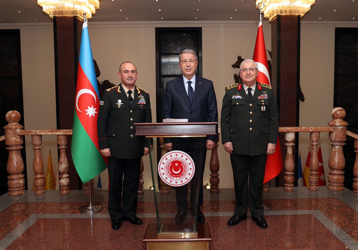 tcsavunma's tweet photo. Millî Savunma Bakanı Hulusi Akar, Azerbaycan Savunma Bakan Yardımcısı ve Nahçıvan Ordu Komutanı Orgeneral Kerem Mustafayev’i kabul etti. Görüşmeye Genelkurmay Başkanı Orgeneral Yaşar Güler de katıldı. 
https://t.co/PkKcyhaAOw
#MSB #HulusiAkar https://t.co/rSwAFNYvwX