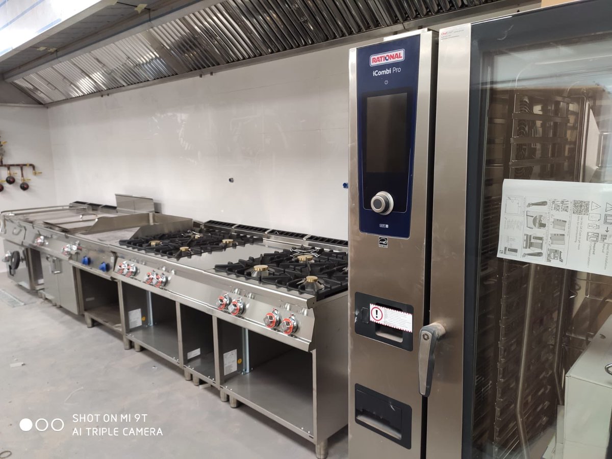 kitchenconsult_'s tweet photo. Dando últimos retoques a esta nueva cocina central en Alcobendas, nos hemos encargado de la instalación de los sistemas de extracción, cocina completa, fabricación de acero a medida e instalación de cámaras y cuarto frío. Seguimos!! #KitchenConsult #IndustrialKitchen https://t.co/6WI4l7Nsg3