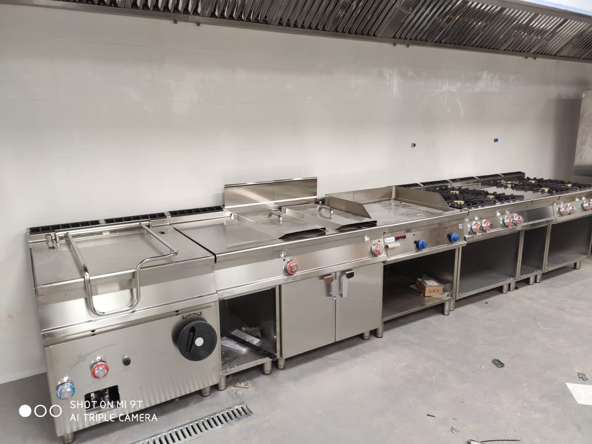 kitchenconsult_'s tweet photo. Dando últimos retoques a esta nueva cocina central en Alcobendas, nos hemos encargado de la instalación de los sistemas de extracción, cocina completa, fabricación de acero a medida e instalación de cámaras y cuarto frío. Seguimos!! #KitchenConsult #IndustrialKitchen https://t.co/6WI4l7Nsg3