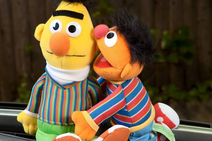 picard and Q as ernie and bert from sesame street - a threadpicard e Q como enio e beto da vila sesamo - thread