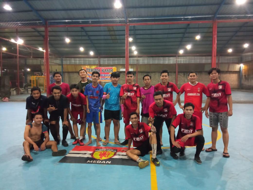 MLC_official's tweet photo. Terimakasih buat kawan-kawan MLC yg telah hadir meramaikan Sparing futsal hari ini👏semoga kedepannya lebih rame lagi dan makin kompak lagi🔥
There's Only One Red, The Reds
#YNWA
#SparingFutsal https://t.co/oqpIA4mRHz
