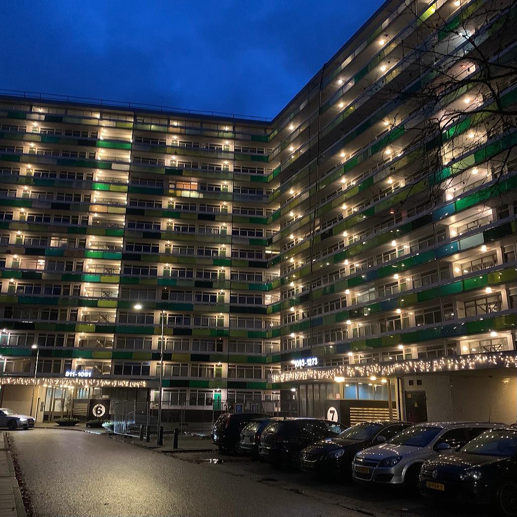 De flat in de kerstverlichting! 🎅🏻🎄

Vanuit Voor L-kaar wensen wij iedereen prachtige kerstdagen en een gezond en voorspoedig 2021 toe!

Dank aan Woongoed Zeist en betrokken partijen voor het organiseren van de kerstverlichting!