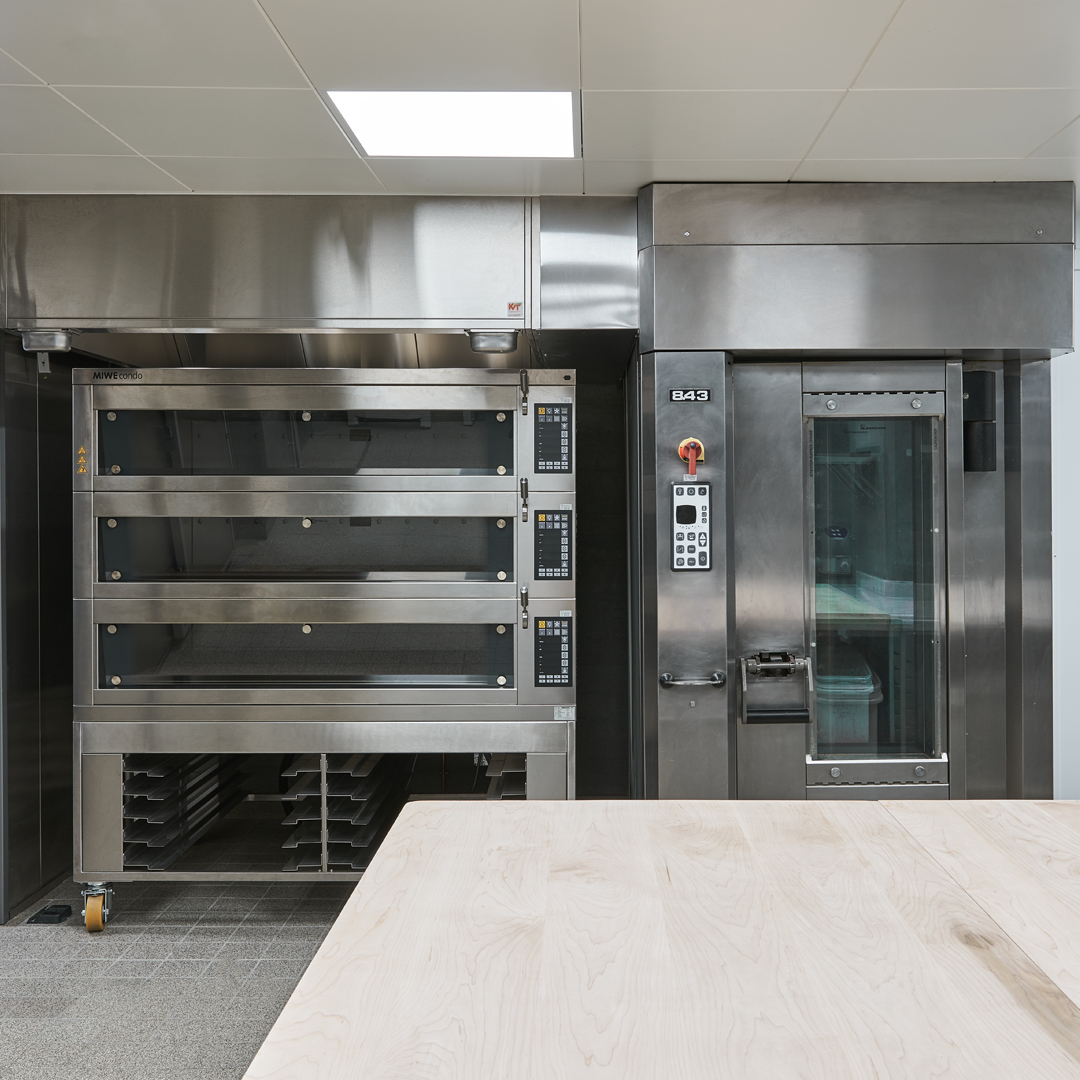 TAGukltd's tweet photo. Our favourite project of 2020? This stunning pastry kitchen for a 5* Park Lane hotel, London.

A complete refurbishment featuring bespoke marble &amp; wood worktops, hygienic stainless-steel fabrication &amp; refrigeration.

#pastry #pastrychef #patisserie #pastrykitchen https://t.co/ONinUAGJsy