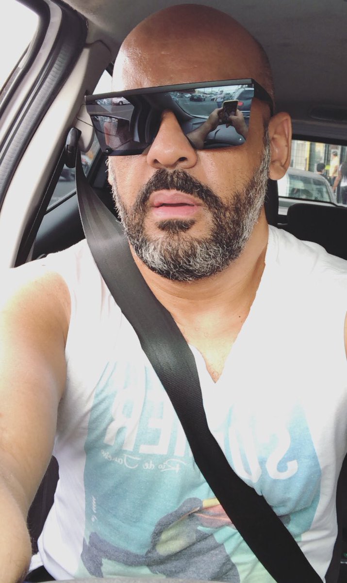 WagnerLeo's tweet photo. Achei meu novo sunglasses tão #Hypado! Grato. https://t.co/vBIAGGAiMD