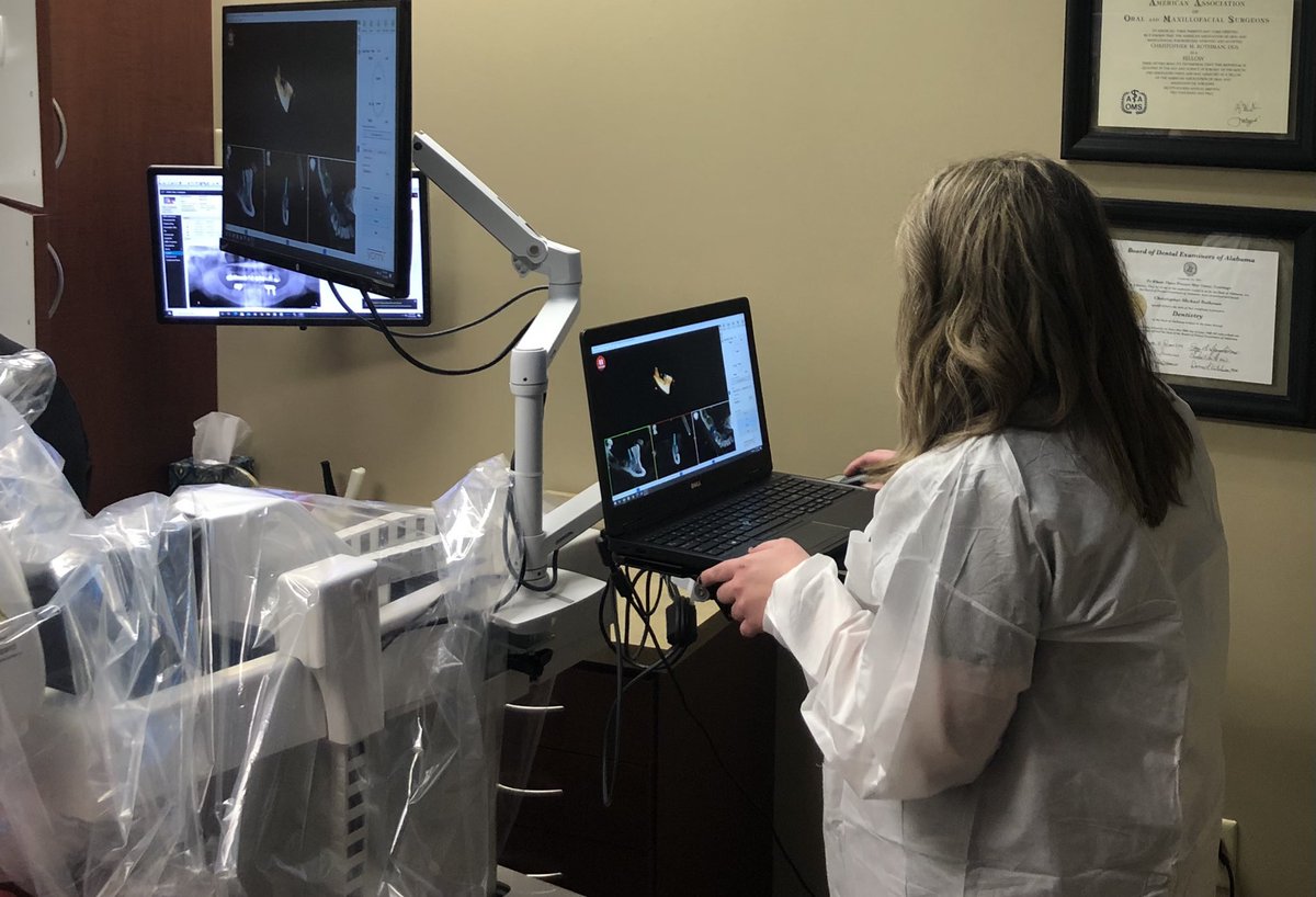 AlabamaOral's tweet photo. Advanced, Precise, Minimally Invasive, Immediate, Quick Recovery...These are just some of the advantages of Yomi Robotic Assisted Dental Implants! Want to learn more?  Call 205.682.1099 or visit our website at https://t.co/KEZhxVy0SX

#yomirobotics #roboticimplantcenter https://t.co/lYwdH7kMof
