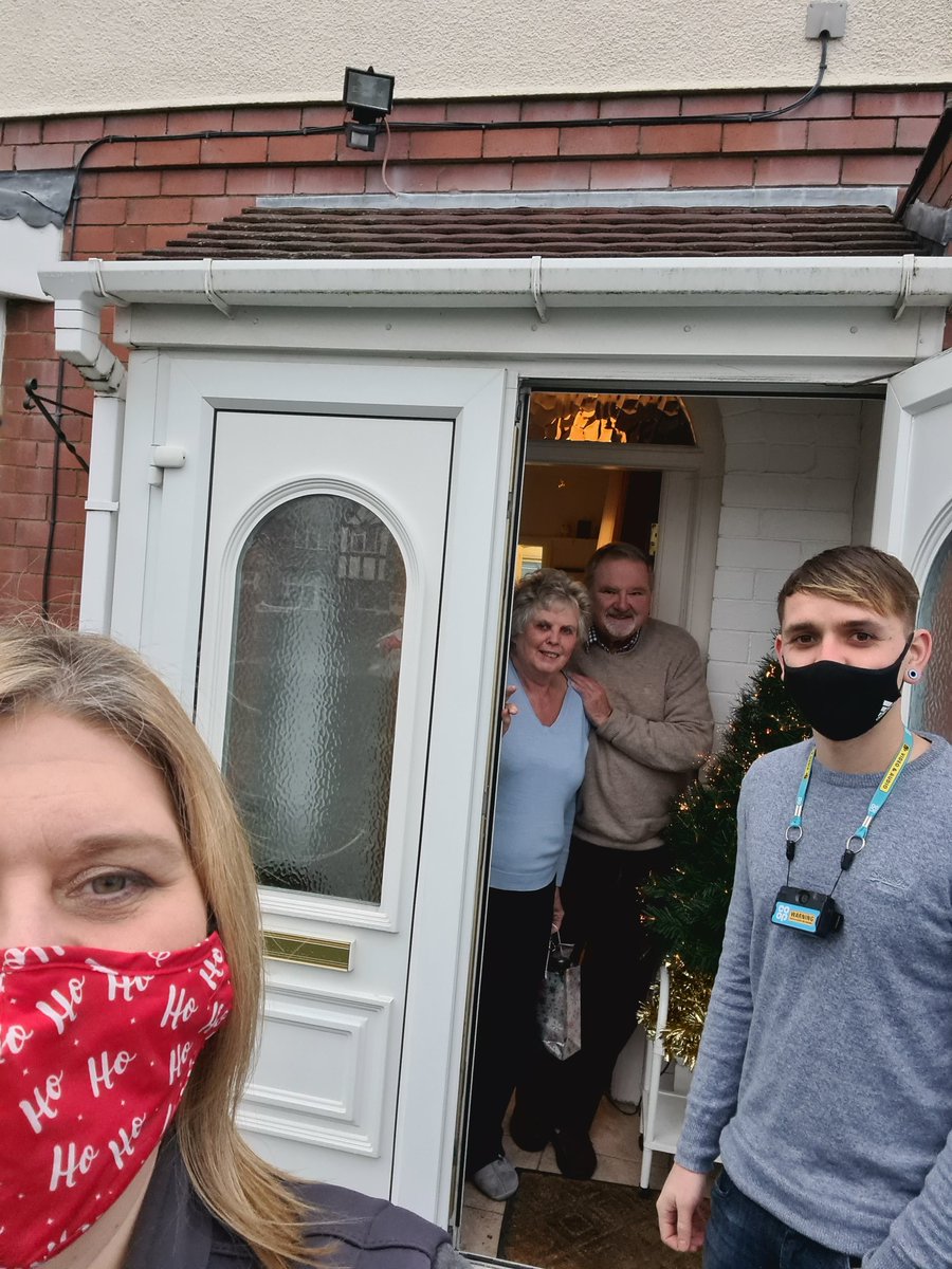 leeson_nikki's tweet photo. Had the pleasure to deliver #littleactsofkindness to our customers, we used to put the world to right on a Saturday instore and in these unprecedented times they are shielding, so good to see them @mattjohno15 @MarcPennHub @Sunitabhikha @jacquilisa147 https://t.co/Z2OefVQwes