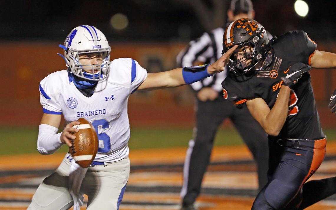FargoBigE's tweet photo. Moorhead Spuds sack master Myers commits to #MSUMDragons football program #NSIC #MNPreps | @INFORUM https://t.co/Jm6gMgnOOf https://t.co/Th7JGopWvh