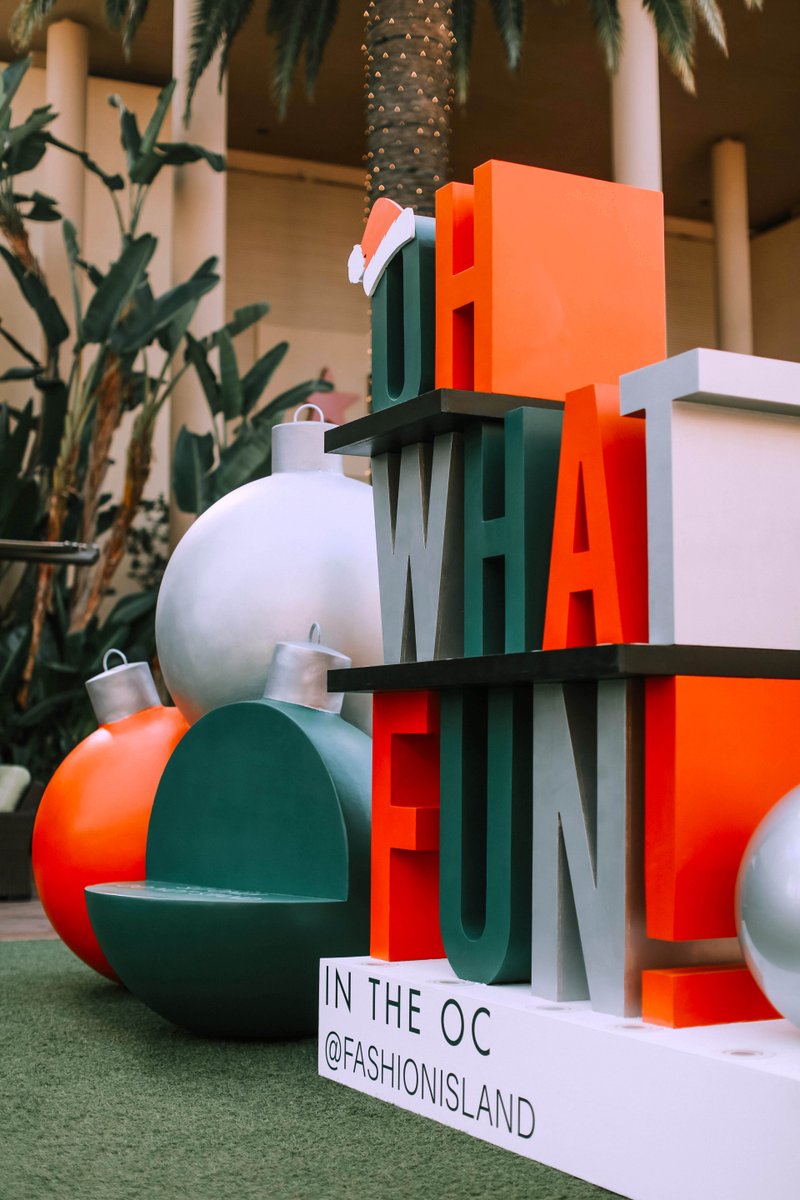 Oh What Fun we are having at #FashionIsland this holiday season! #FashionIsland #NewportBeach #OhWhatFun #HolidayShopping #ChristmasShopping