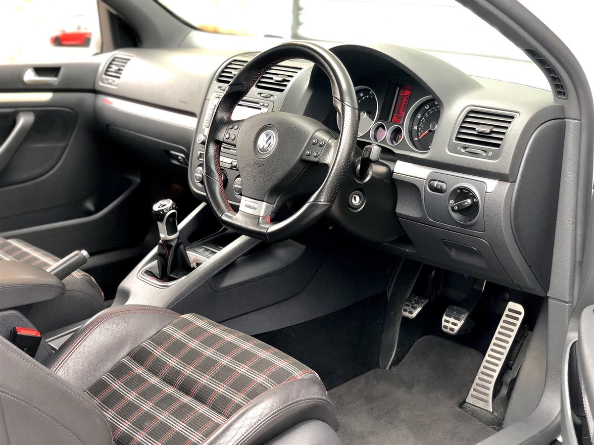 PistonHeads's tweet photo. For sale: 2007 VW Golf GTI Edition 30
A low mileage manual Candy White Edition 30 with a great specification for £12,295.
https://t.co/Wp85jMVkJr
#Volkswagen #GolfGTI #Mk5GTI #Edition30 #PistonHeads https://t.co/AD7g7SZxD7