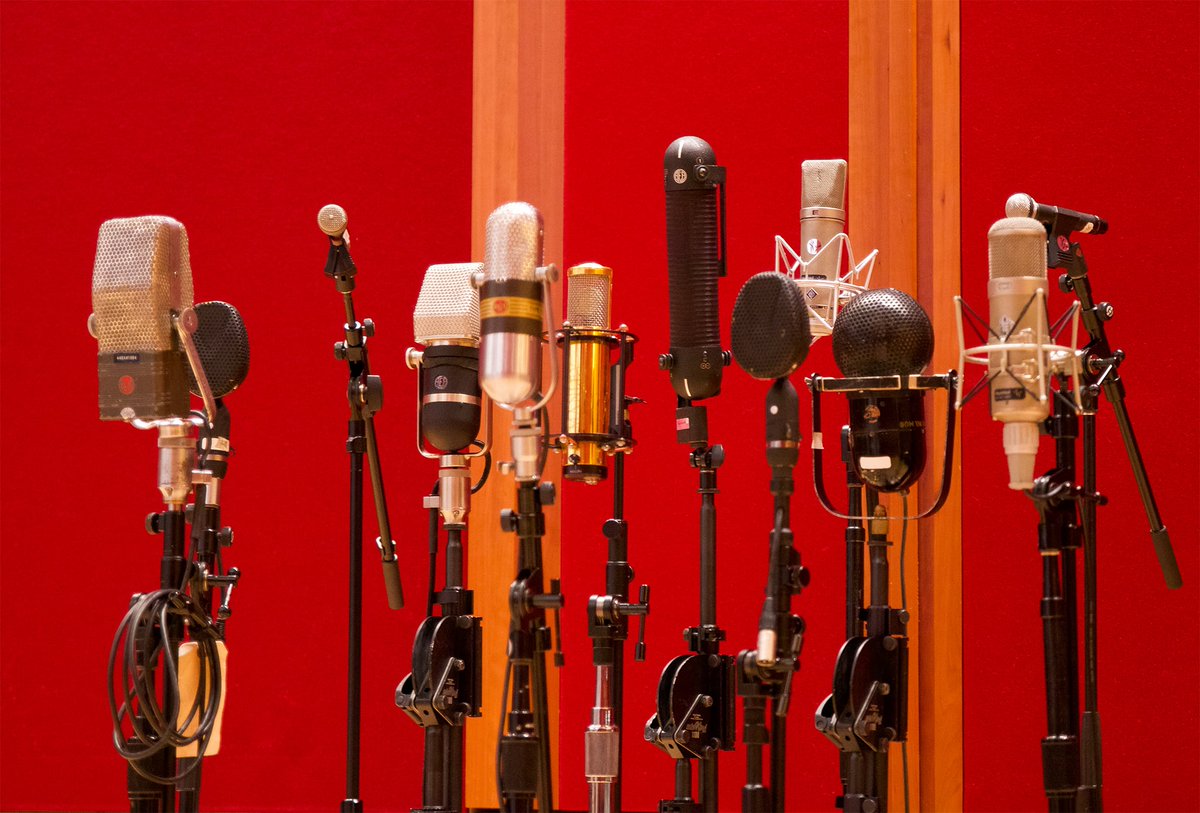 BBArocks's tweet photo. 🎶On the twelfth day of 🎄Christmas my true love gave to me 12 mics for tracking:
RCA 44
Coles 4038
EV 635
AEA KU4
RCA 77dx
Manley Gold
AEA r88
Coles 4038
U67
RCA KU2
U47
Beyerdynamic M160
+ all that other gear, AND A BLACKBIRD IN A DECCA TREE!! 🎶
#12daysofblackbird #neumann https://t.co/YXS1efyzIR