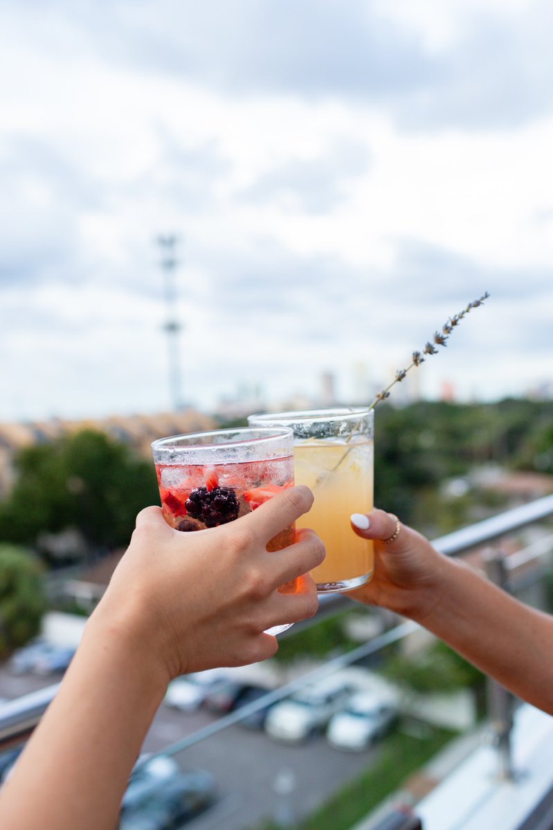 BullaGastrobar's tweet photo. LUNA LOUNGE ROOFTOP - Going up on a #Wednesday... to our @lunaloungerooftop that is. Join us for a night under the star with safe outdoor seating. πΉππͺπΈ #Spain #Sangria #SupportLocal #BullaHour #Dinner #Tapas #Foodie https://t.co/nUvA0hqcDi
