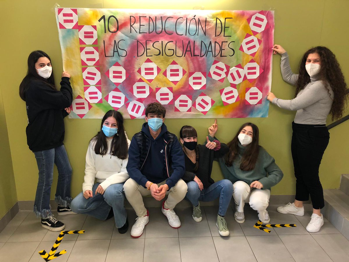 Murales de #Agenda2030 #ODS y talleres <a href="/Pabloredjim/">Pablo</a>  <a href="/EntreculturasB/">Entreculturas Burgos</a> para acabar trimestre en cole <a href="/NJBurgos/">Colegio Niño Jesús</a> <a href="/FundEducere/">Fundación Educere</a> 
Proyecto #TusOjosMiVoz
<a href="/Aytoburgos/">Ayuntamiento de Burgos</a> @Burgos_Gob <a href="/danidelarosa/">Daniel de la Rosa / ❤🤎</a> <a href="/AECID_es/">AECID</a> @fbuyolo <a href="/cristinagallach/">Cristina Gallach Figueras</a> <a href="/AranchaGlezLaya/">Arancha González</a> @VSocialGob <a href="/sanchezcastejon/">Pedro Sánchez</a> <a href="/Agenda2030Gob/">Agenda 2030 - Gobierno de España</a>