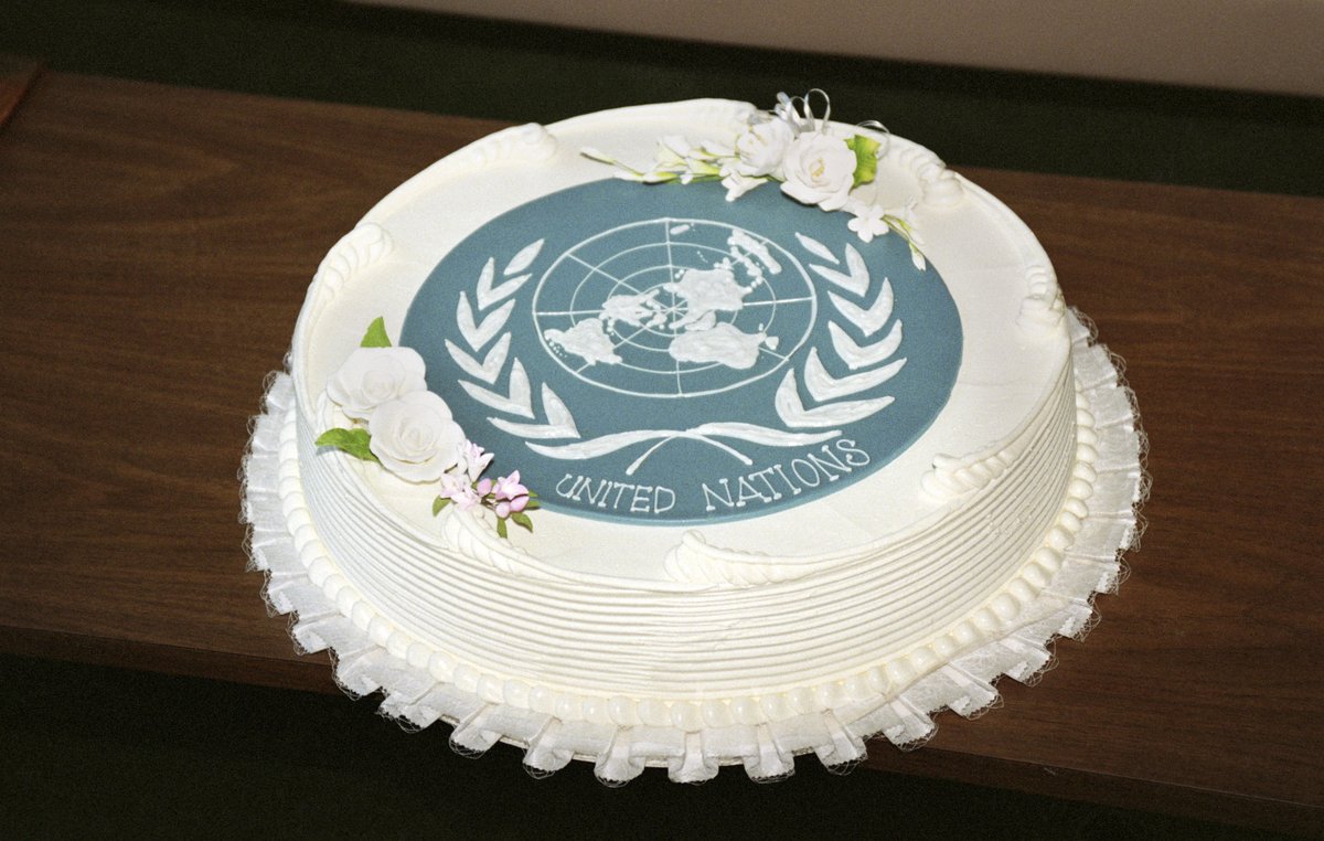 UmojaWaMataifa's tweet photo. 2021 kumbuka kuwa:

UN imetimu miaka 75 katika huduma kwa ubinadamu.
Inaendelea kushughulikia #MalengoEndelevu 17 kwa ajili ya watu na sayari.
https://t.co/A5eCX97TnR #UN75 https://t.co/225kUnff0D
