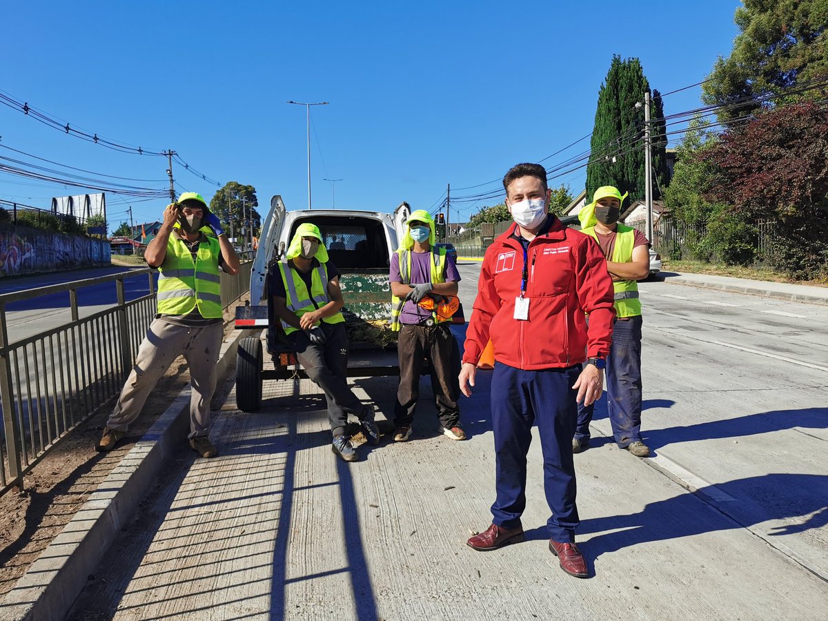 ISLLosRios's tweet photo. Seguimos en difusión de la campaña #VeranoCheck, Director Regional @pabloalva, junto a trabajadores en Valdivia, promoviendo el cuidado de los Rayos UV y covid-19.
#Valdiviacl https://t.co/ZvHmsjKOip