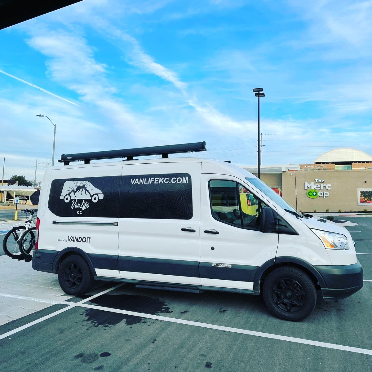 VanLifeKC's tweet photo. #VanLifeKC fam loves to #shoplocal &amp; @TheMercCoop is our go to for road trips in #Vanadium. We stop for RO water for the tanks, food for the fridge, &amp; snacks for the road. We love what they are doing here in #KCK &amp; if you haven’t been, you should check it out #VanLife #KansasCity https://t.co/HY2lW3njw8