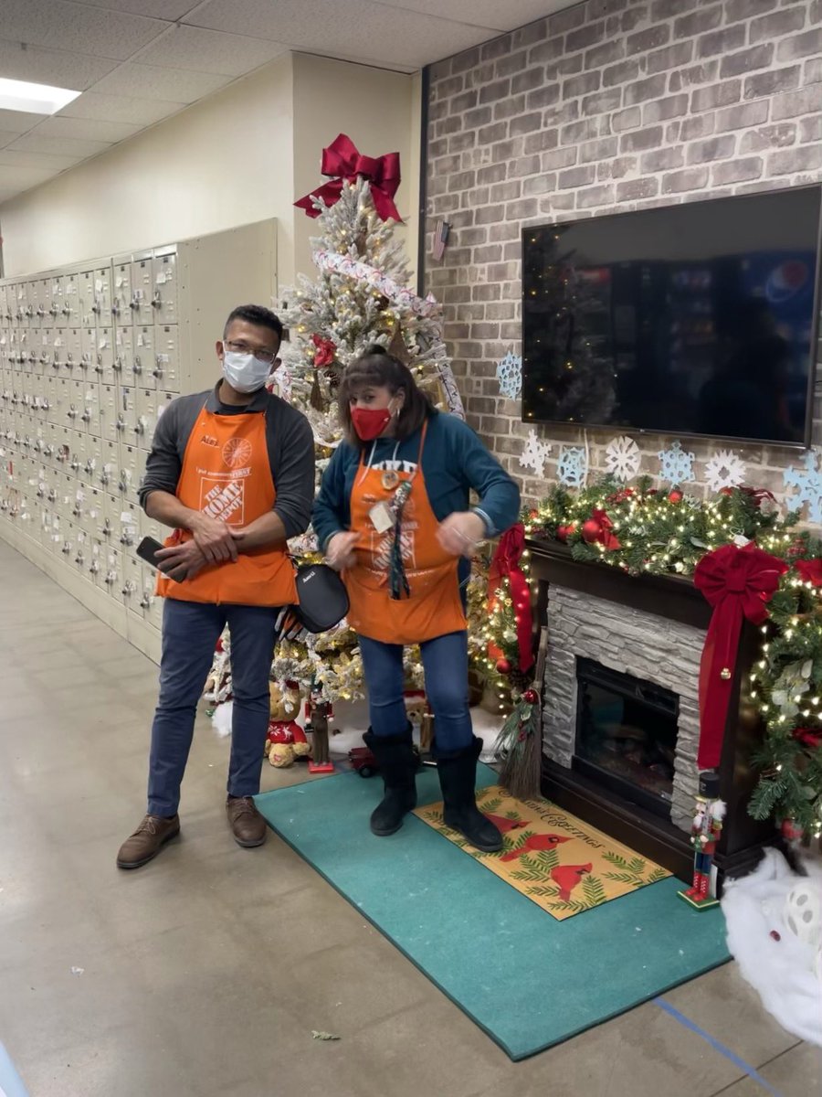D24’s Alex &amp; Marie wishing you all a Happy Holiday!! @DannoDepot <a href="/dennison_bryan/">Bryan Dennison</a> <a href="/PaulDeveno/">Paul Deveno</a> <a href="/okello163/">O'kello</a> <a href="/Lena_0623/">Lena ASM @4114</a> <a href="/chrissy_m78/">Chrissy ASM</a>  #4114’sFinest
