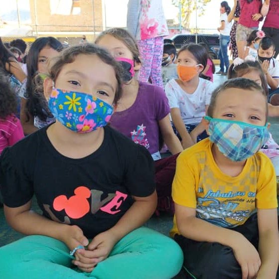 InfoVenMerida's tweet image. En  esta época donde la felicidad vale más que nunca, nos sentimos complacidos de ver en los niños y niñas de nuestra hermosa Mérida esa sonrisa llena de nobleza y agradecimiento, gracias por tanto amor, protector @JEHYSONGUZMAN tu pueblo te agradece con un Dios le Pagué.