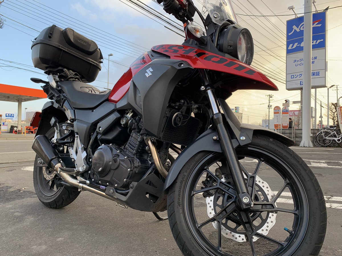 onostakushi's tweet photo. そういえば中華エキパイ買ってつけてみました。
特に加工なしでつけれたからよかった
音もちょっと大きくなったし見た目もなかなか良い
スリップオンはIXILのRC1Bです
#vstrom250
#vストローム250 https://t.co/IyRTbUNyxK