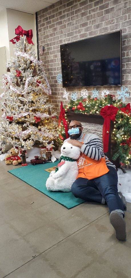 Happy Holidays from our #1 guy ⁦@DannoDepot⁩ to you!! ⁦<a href="/dennison_bryan/">Bryan Dennison</a>⁩ ⁦<a href="/PaulDeveno/">Paul Deveno</a>⁩ ⁦<a href="/okello163/">O'kello</a>⁩ ⁦<a href="/Lena_0623/">Lena ASM @4114</a>⁩ ⁦<a href="/chrissy_m78/">Chrissy ASM</a>⁩  4114’sFinest
