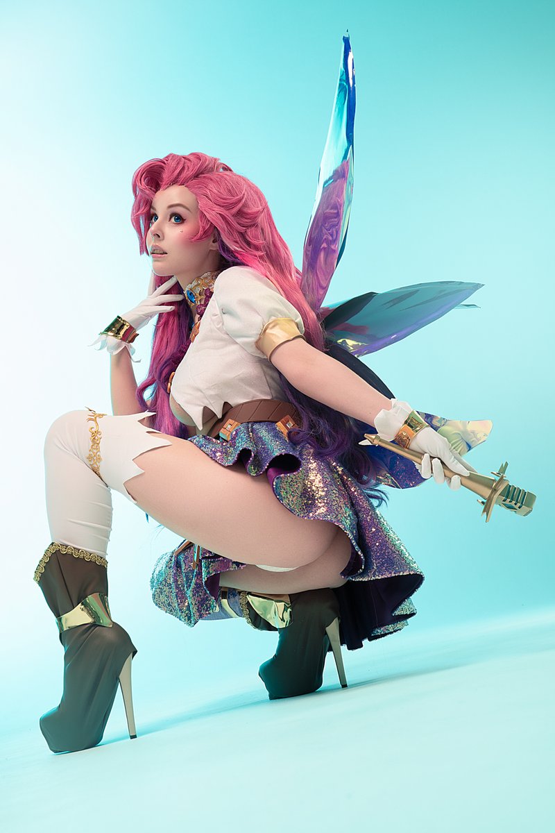 HellyValentine's tweet photo. Have you ever dream about being a POP- or Rock-star?

Get my full Seraphine Cosplay Set of the Month on https://t.co/jCztvPQn6Y till the end of December! Check the tiers information for details!

Btw a Christmas present for you! This set contains a little more pics then usual :3 https://t.co/pZh5zjcBJe