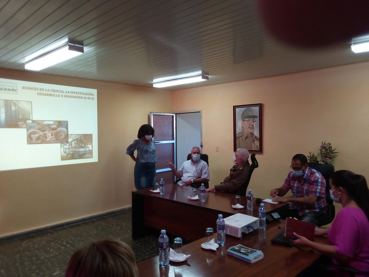 En la mañana d hoy visitamos  fábrica "José Valdés Reyes" en Cárdenas. Jóvenes ingenieros, graduados en la sede universitaria de la empresa, nos mostraron resultados concretos p recuperar jaulas ferroviarias de caña y un prototipo de coche ferroviario. Así avanzamos y #Venceremos