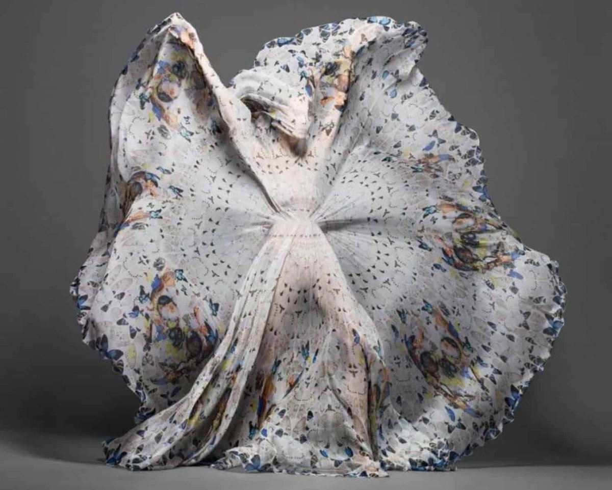 The Most Iconic Fashion x Art Collaborations EVER - Daily Front Row bit.ly/2Kvfiy4