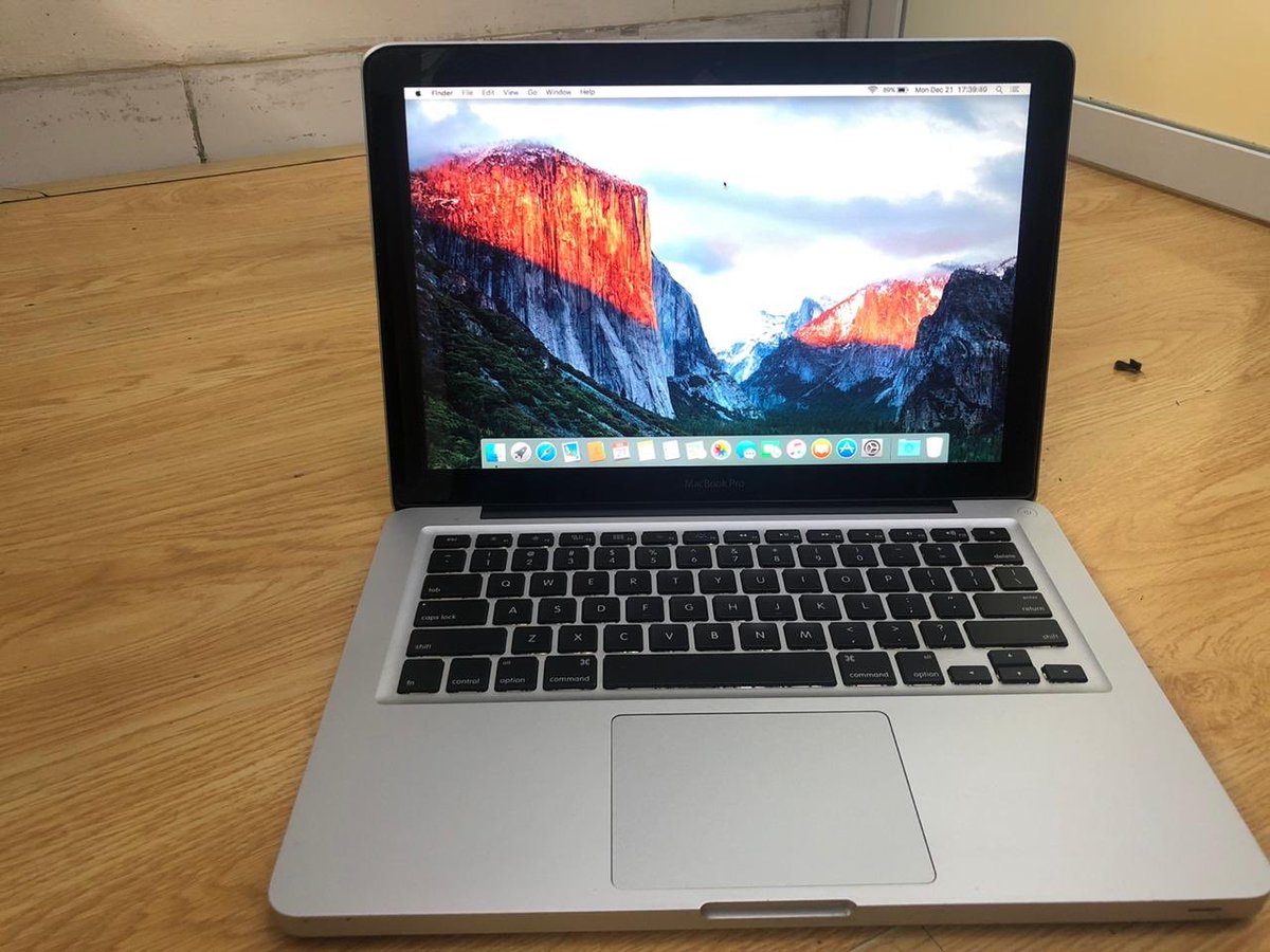 For sale macbook pro md102 wa 085720106199