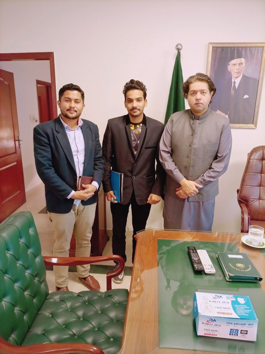 YETA_Pakistan's tweet photo. We are highly Thankful to Hon Chairperson @punjab_tevta Sir @AliSalmanPTI for inviting the #ArmyTank & #ATM_Machine Maker Engrt. @InnocentSulaman
CP has appreciated the efforts of Technologist #SALMAN & Promised for supporting his products at Higher Levels
#Technology_of_Pakistan https://t.co/XyzbCR31I1
