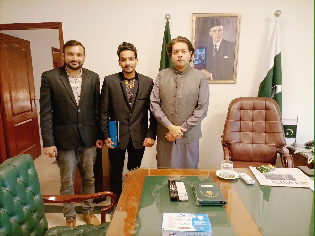 YETA_Pakistan's tweet photo. We are highly Thankful to Hon Chairperson @punjab_tevta Sir @AliSalmanPTI for inviting the #ArmyTank & #ATM_Machine Maker Engrt. @InnocentSulaman
CP has appreciated the efforts of Technologist #SALMAN & Promised for supporting his products at Higher Levels
#Technology_of_Pakistan https://t.co/XyzbCR31I1