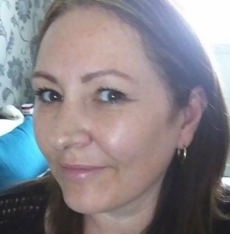 Clyde1News's tweet photo. A woman who died after a crash in Glasgow has been named by police.

Connie McAvoy, 46, was involved in a collision on Barrhead Road on December 14.

Police are appealing for witnesses. https://t.co/axlXlbhMwg