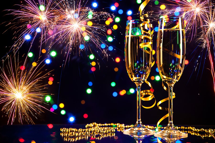 MuscleShoalsLLC's tweet photo. Happy New Year to everyone from our staff and artists here at Muscle Shoals Recordings! We know 2020 has been tough for everyone, so we are looking forward to a much brighter 2021, with lots of great new material from our artists. 🍾🥂❤️🎶 https://t.co/K3zfqpFTYh