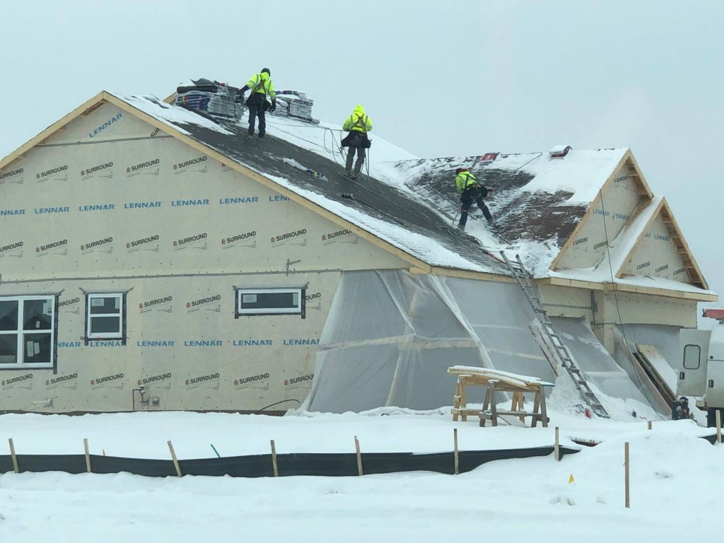 4Exteriors's tweet photo. Looking to install a new roof, but afraid it might be too cold? Read our blog for helpful information on scheduling your roof installation. https://t.co/Tz0B3PjLvd https://t.co/RVJhXUBMcd