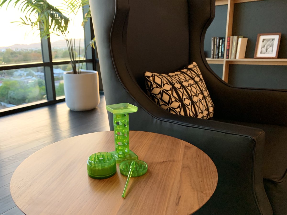 leangreenwizard's tweet photo. Quarantined by yourself for the holidaze? Make sure your #LeanGreenWizard kit is no more than 6 ft. away from you at all times. #staylifted #stonerlife #stonernation #420life #smokeweedeveryday #stoner #weedlife #holidaze #wakeandbake #rollyourown #conefiller #prerollcones #weed https://t.co/Rsb2T0EB4j
